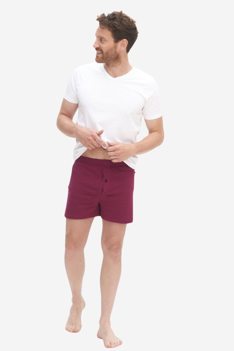 ekologiska boxershorts ben randiga mörkröd modell t-shirt