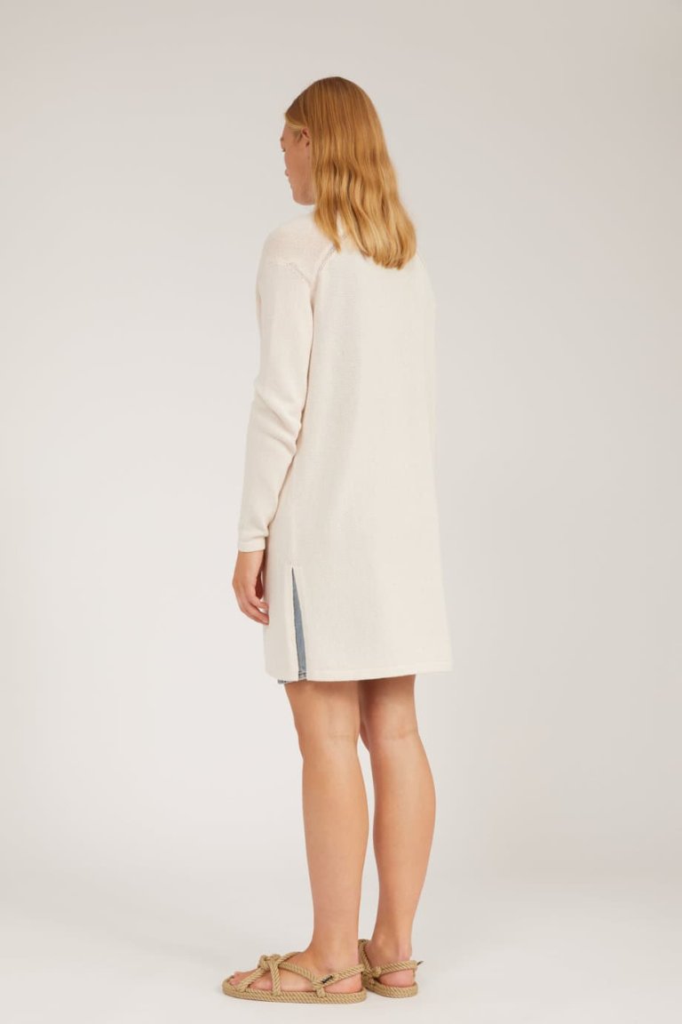 kofta lång sumaa naturvit modell bakifrån