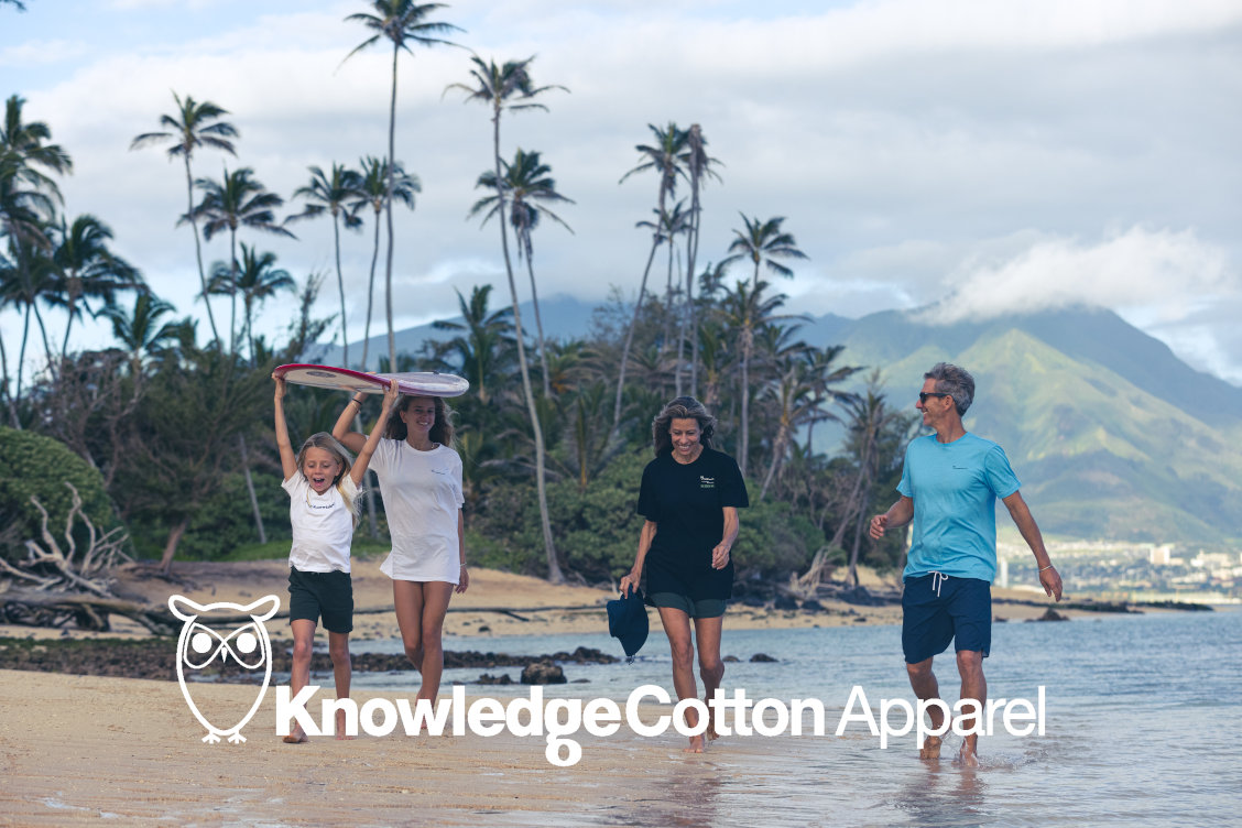 Knowledge Cotton Apparel family on beach