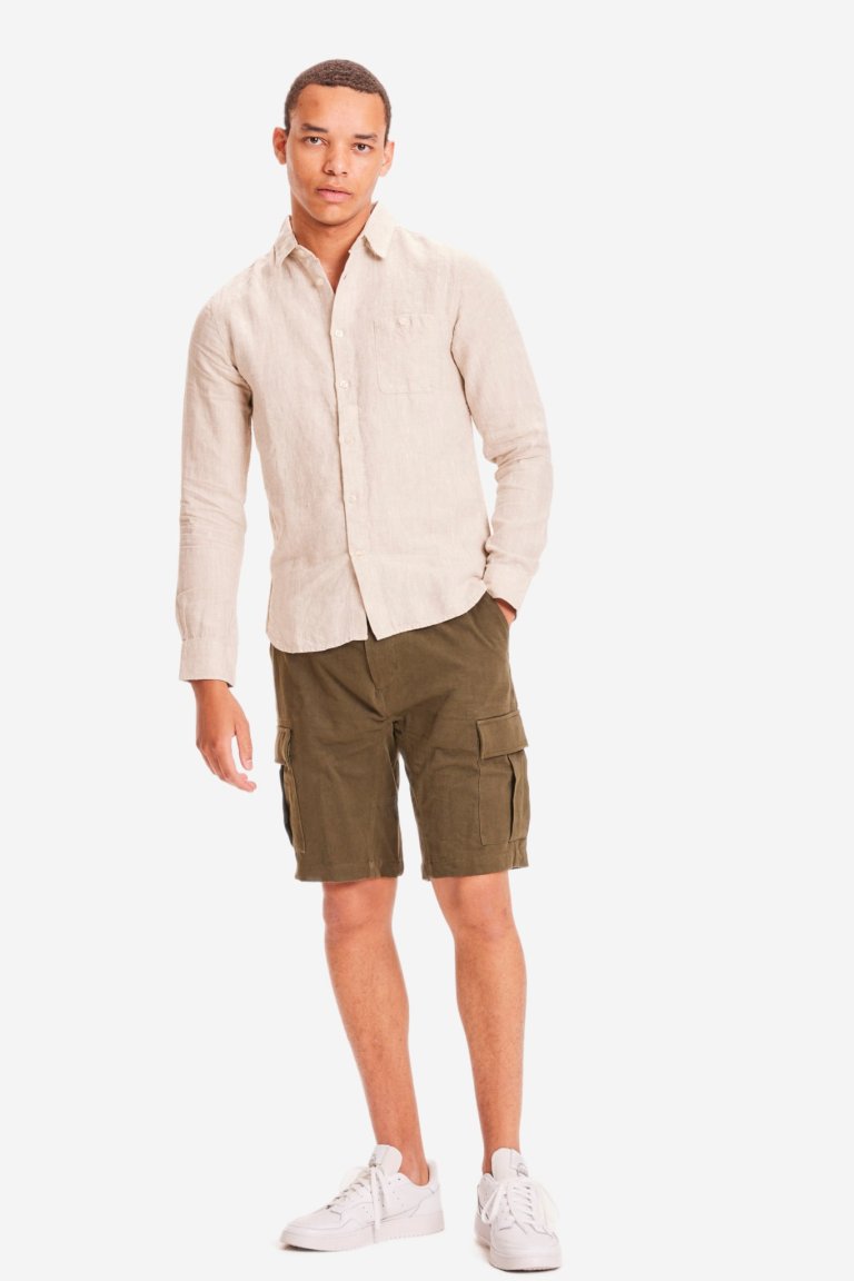 cargoshorts fig utility trek kakigrön modell helbild