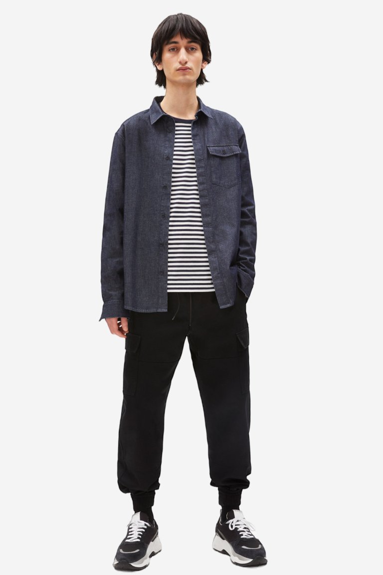 ekologisk jeanskjorta paauli denim modell helbild