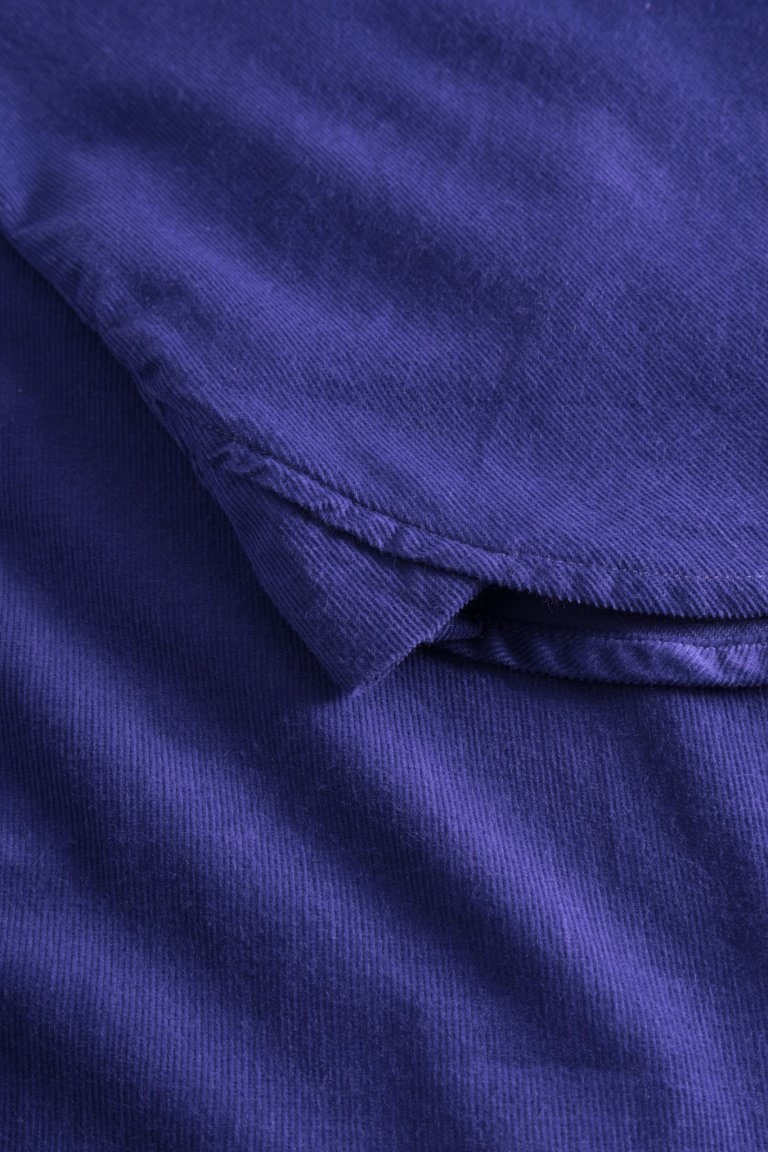 ekologisk skjortklänning babymanchester lila närbild slits