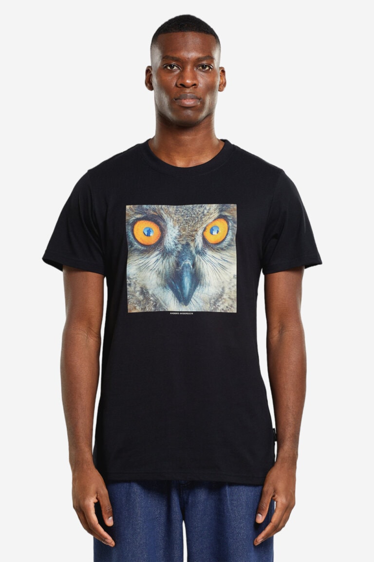 ekologisk t-shirt owl stockholm svart modell