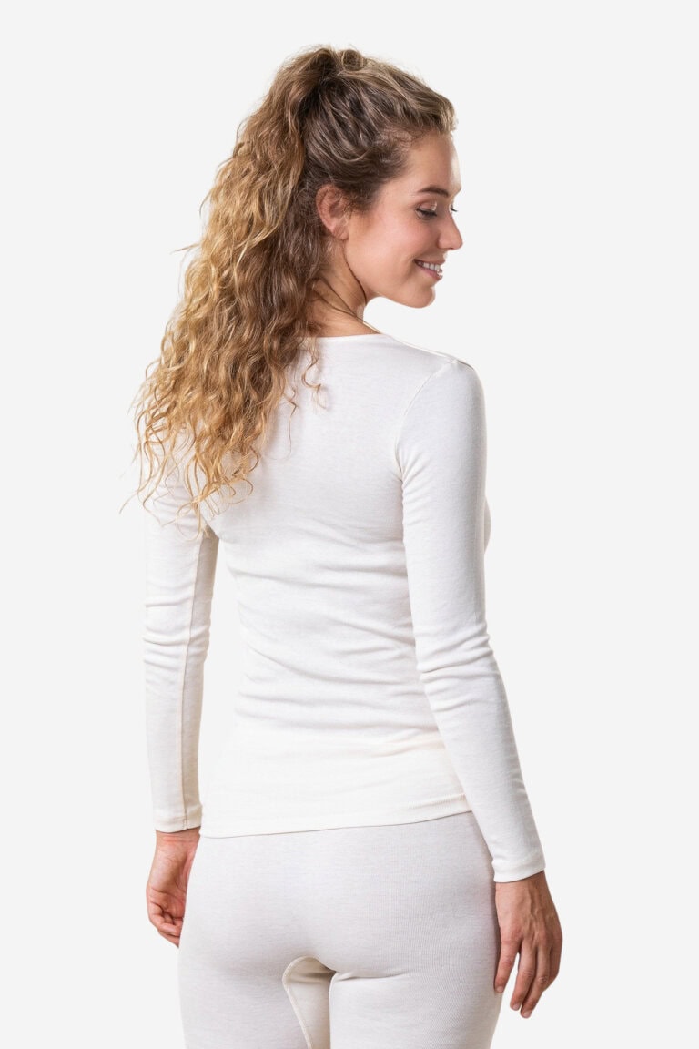 ekologisk tröja långärmad johanna naturvit modell bakifrån