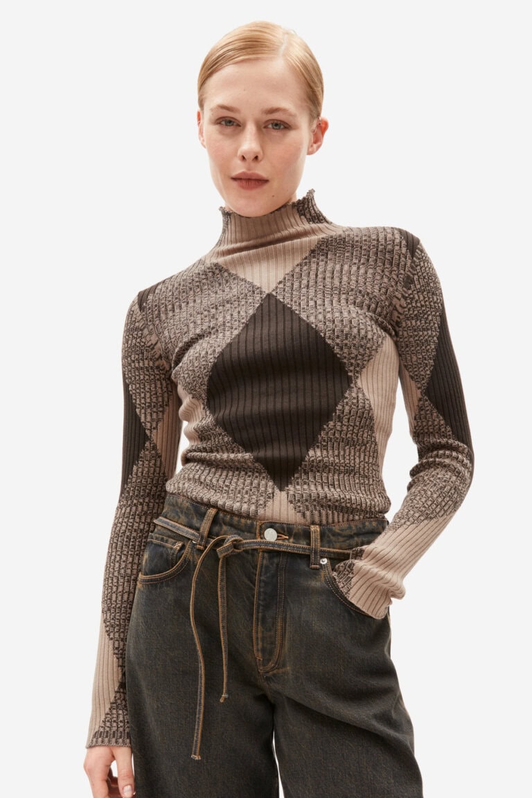 ekologisk topp stickad polo alaania argyle mönster brun modell