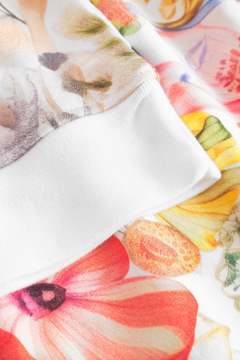 ekologisk tröja sweatshirt dam fantasy flowers aop ystad detalj midjemudd