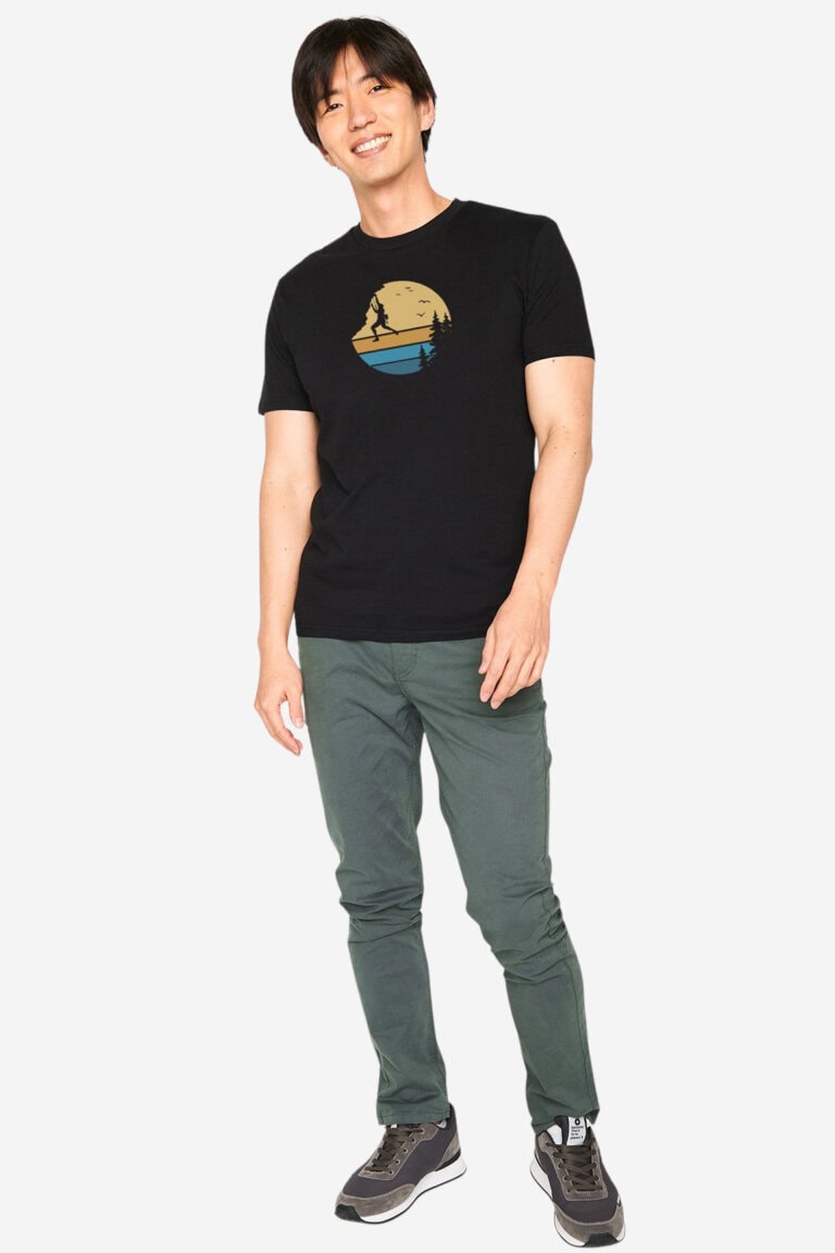 ekologisk t-shirt nature cliffhanger guide svart modell helbild