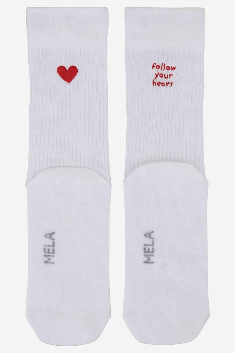ekologiska-strumpor-unisex-broderat-follow-your-heart-vit-2-pack-present